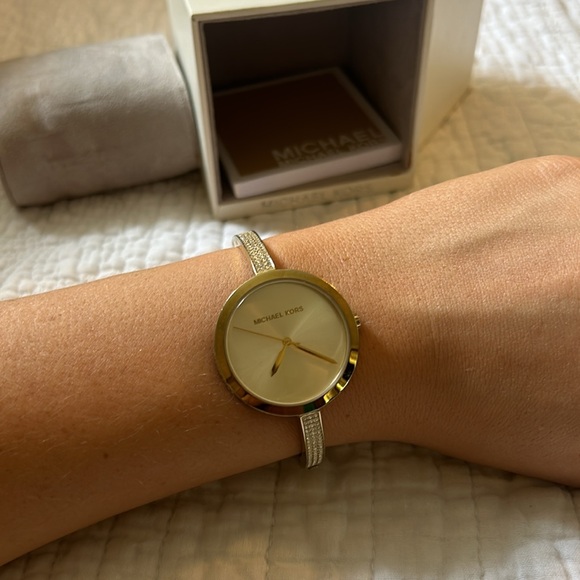 Stunning Michael Kors Watch - Picture 3 of 6